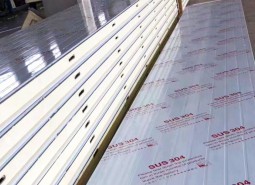 平凉市崇信县1200平格力热氟融霜成套机组安装工程-万能制冷